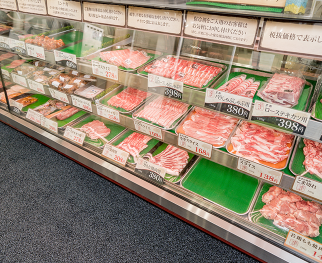 肉のプロが厳選した和牛や、自家製焼豚・ローストビーフなどを中心に販売